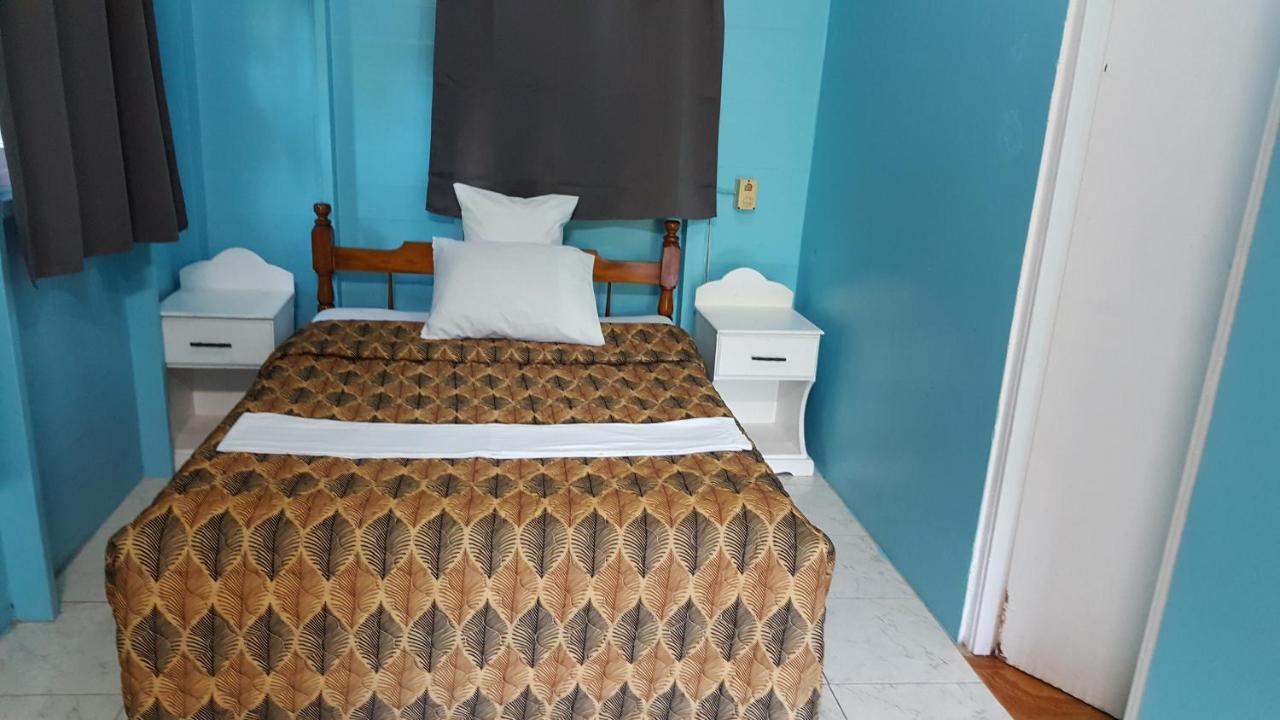 Chez Ophelia Cottage Apartments Roseau Kültér fotó
